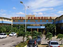 Hotel La Peninsula | |estacionamiento
