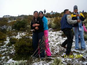 Mi prima y yoO!! En la nevada del paramo el >26-08-07<