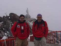 Karl Ontiveros and Aquiles Parra (Mountain guides)