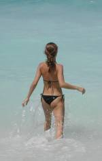 Chica en las Playas de Morrocoy