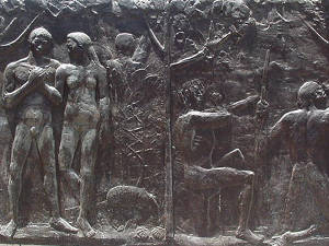 Bas relief prs du monument antrieur en Cuman