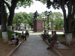 Place Bolivar, en face de la cathdrale