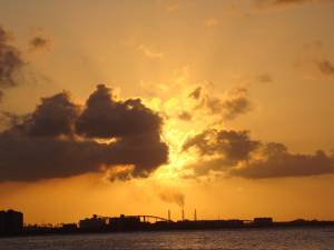 El sol se pone en Puerto Cabello