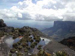 Vista del Kukenán, desde el tope del Roraima