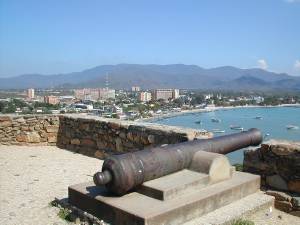 Un canon dans le fortin de Juangriego