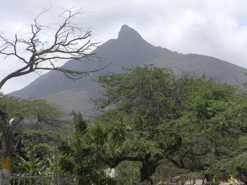 Vista del cerro Santa Ana desde Moruy