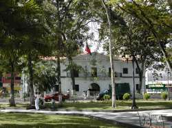 Palacio de gobierno en la plaza Bolívar de Maturín