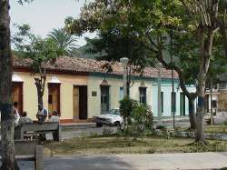 Casas cerca del Río Caribe